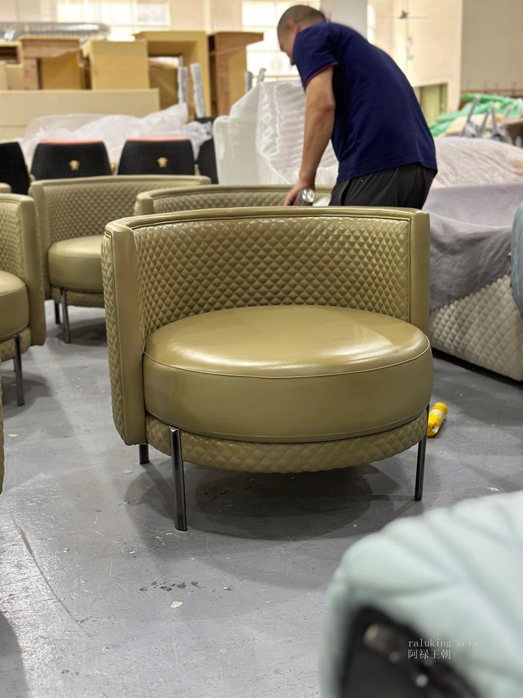 Grand Solo 1 Seater Sofa