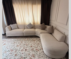 Majesty Sectional Sofa