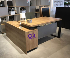 Pinnacle Executive Desk