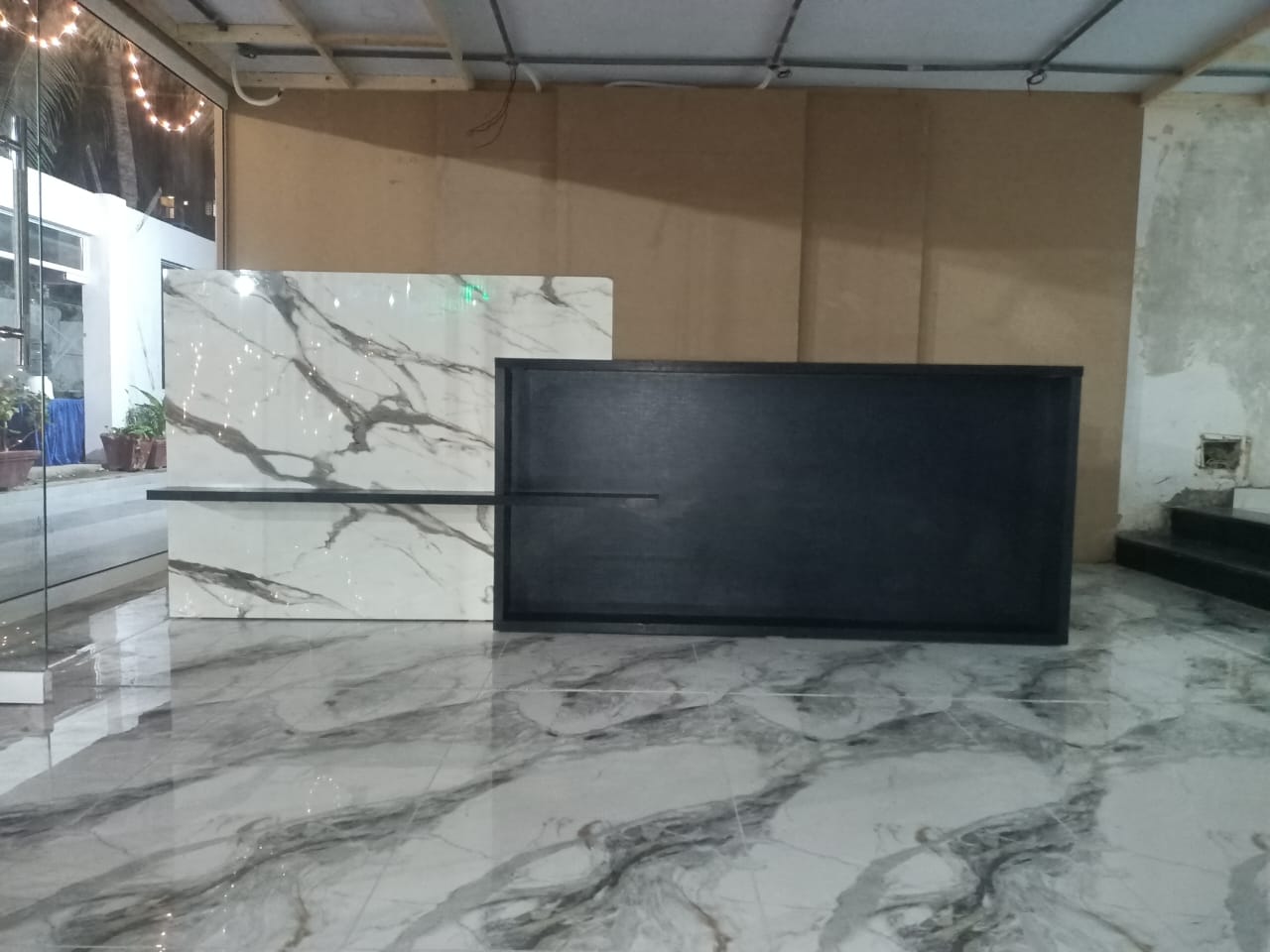 CorporateReception Desk
