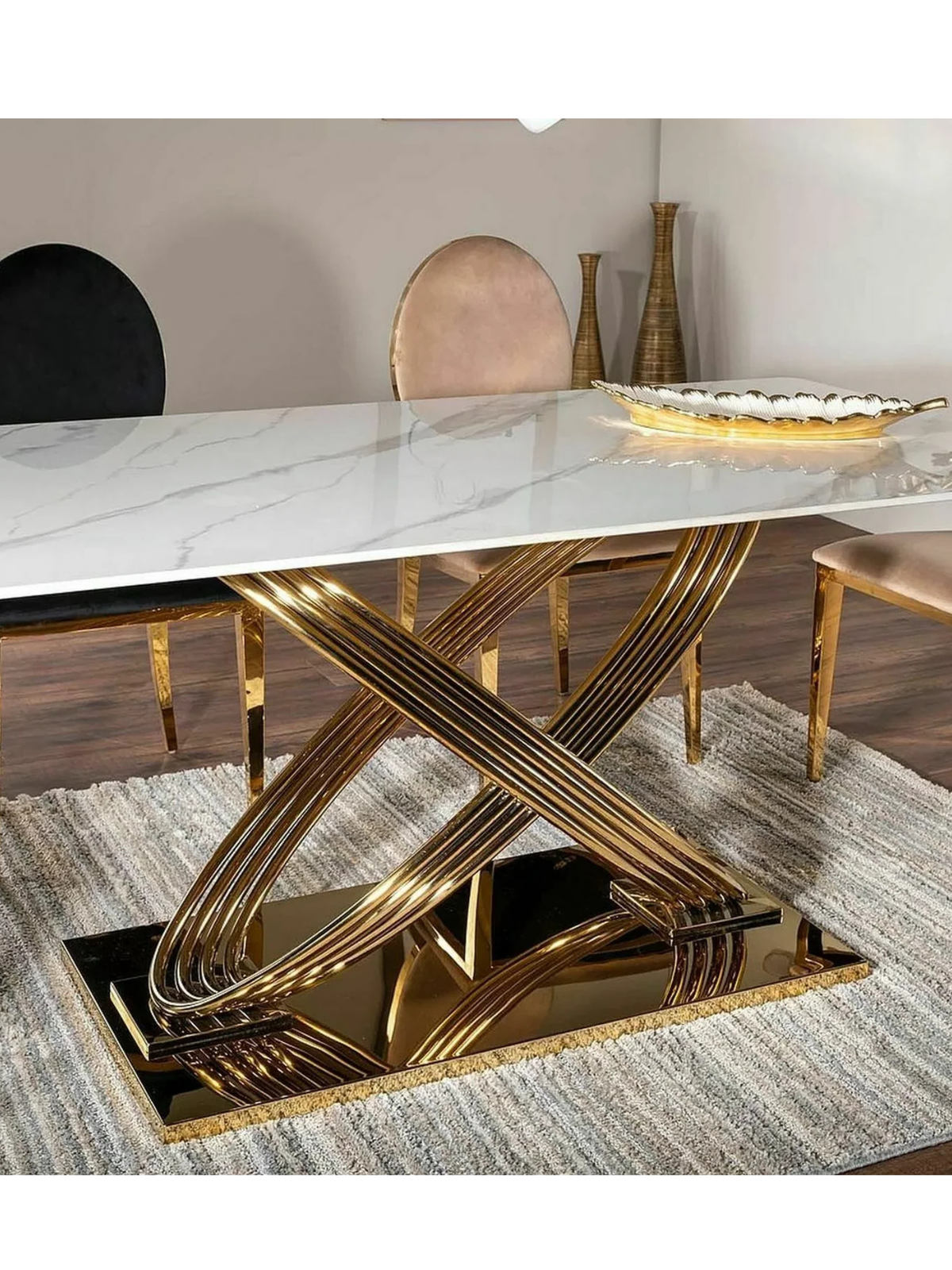 Luxora Dine Table