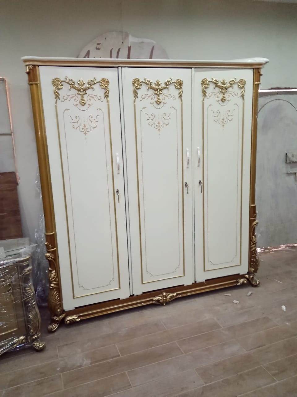 Mira Wardrobe