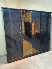Molde Wardrobe