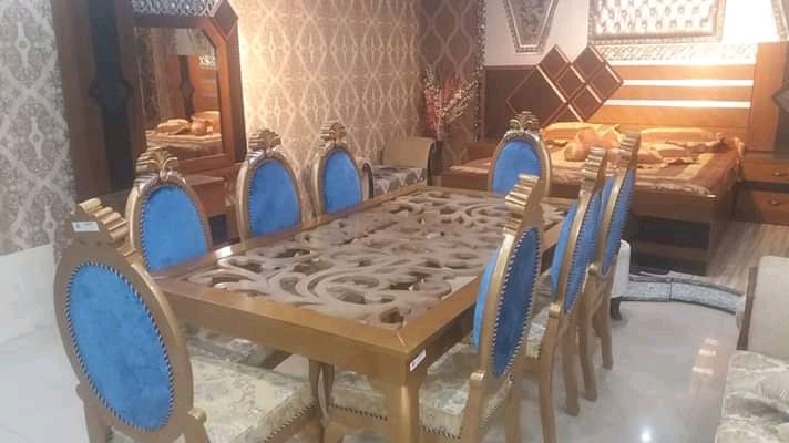 Cylven 8-Person Dining Set