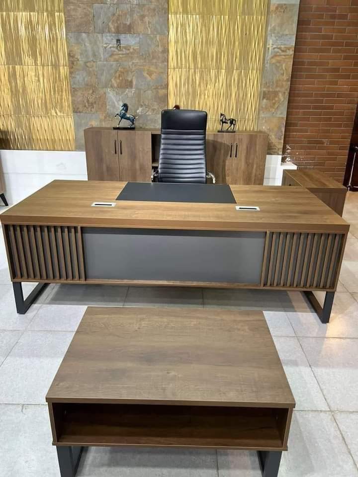 Corporate-edge Manager Table