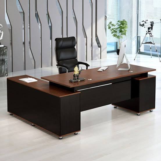 Titan Master Executive Table