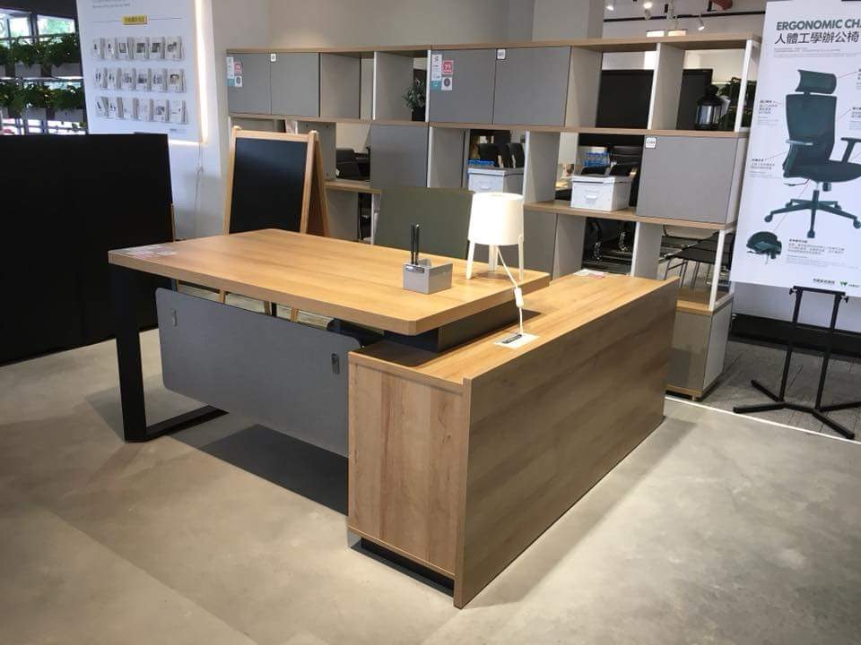 Prime Executive Table